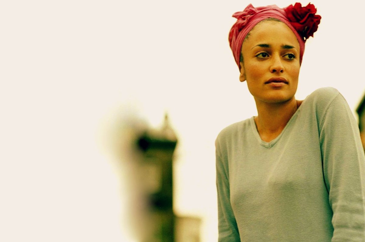 Bijeli zubi (Zadie Smith)